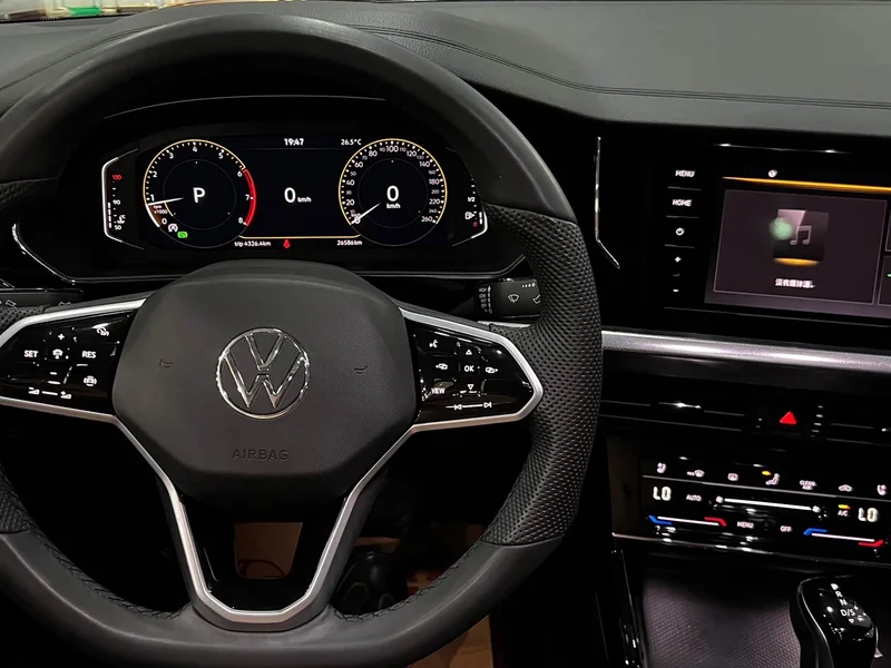 Volkswagen Passat — фото 21