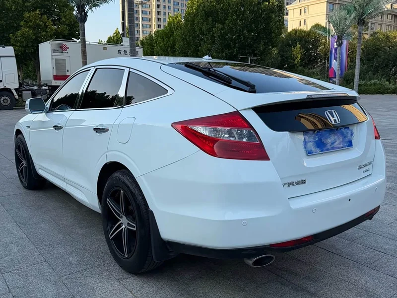 Honda Crosstour — фото 4