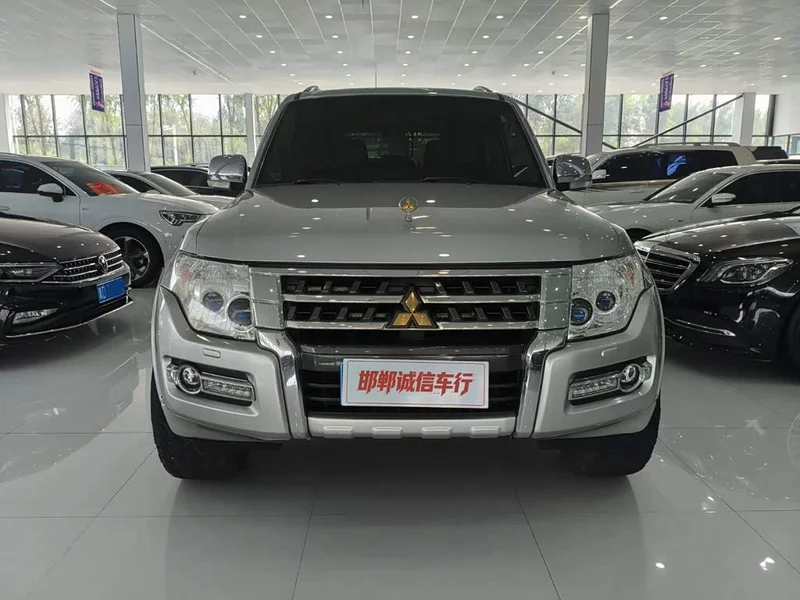 Mitsubishi Pajero (Imported) — фото 2