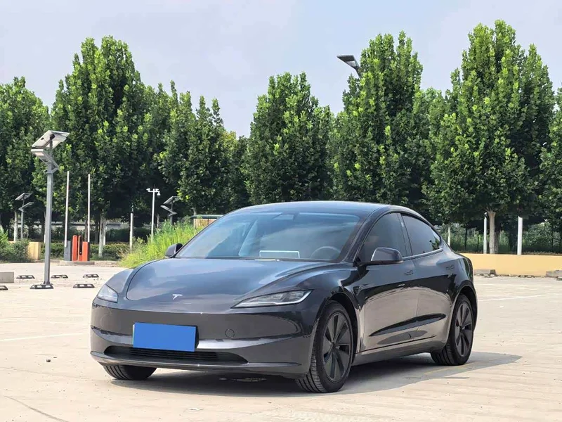 Tesla Model 3 — фото 1