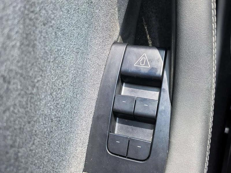 Tesla Model 3 — фото 13
