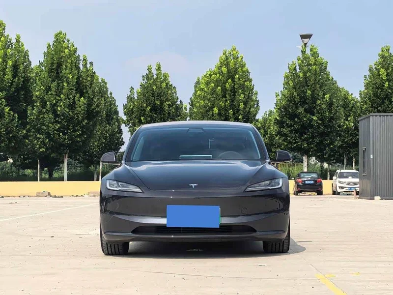 Tesla Model 3 — фото 3