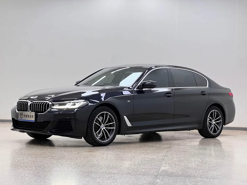 BMW 5-Series — фото 1