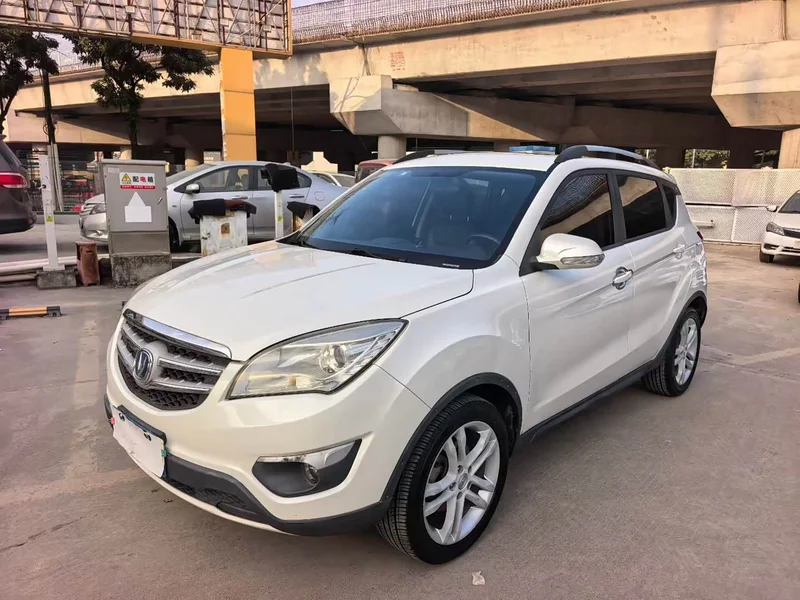 Changan CS35 — фото 1