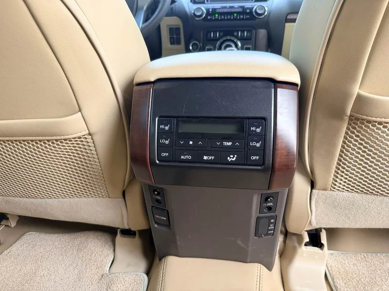 Toyota Prado — фото 15