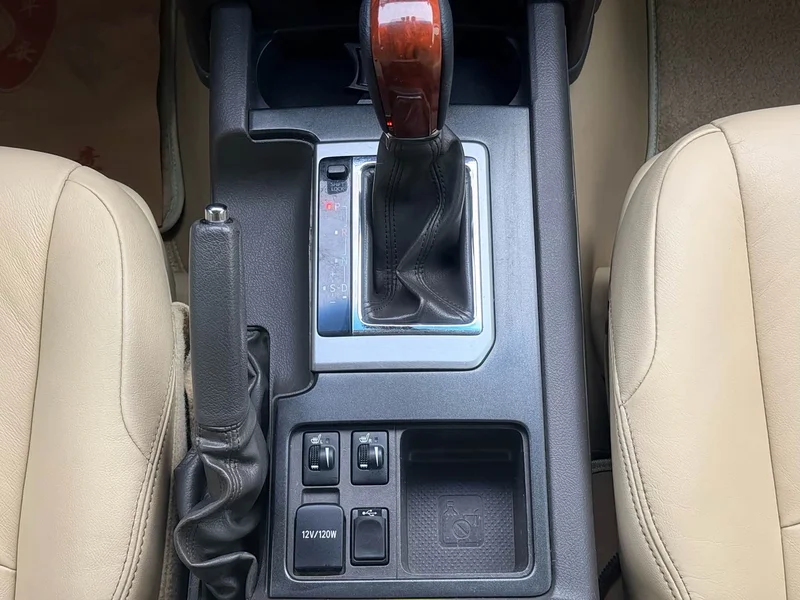 Toyota Prado — фото 16