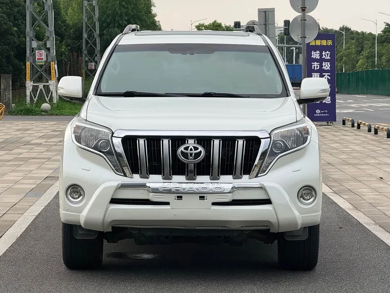 Toyota Prado — фото 2