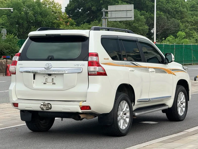 Toyota Prado — фото 4