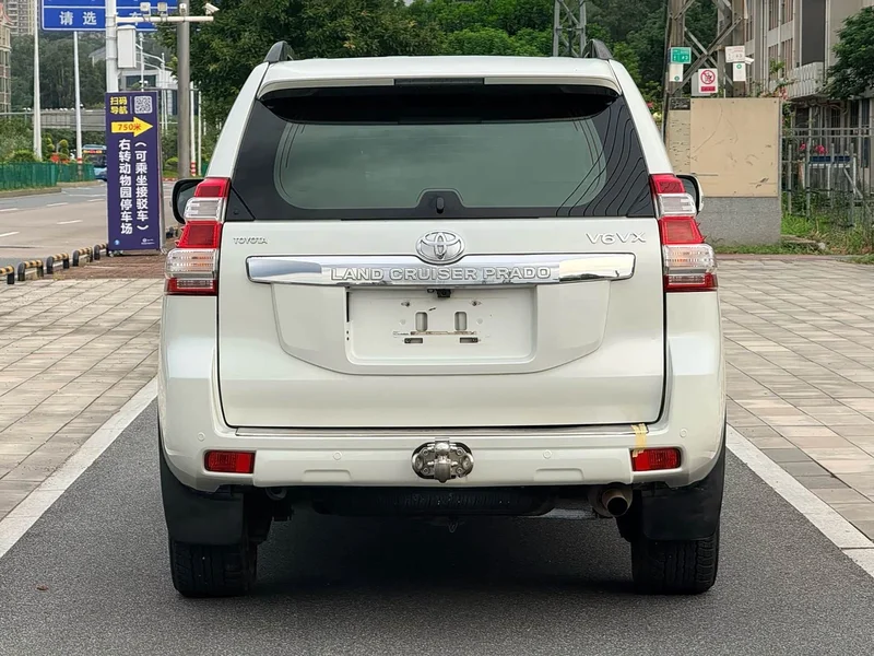 Toyota Prado — фото 5