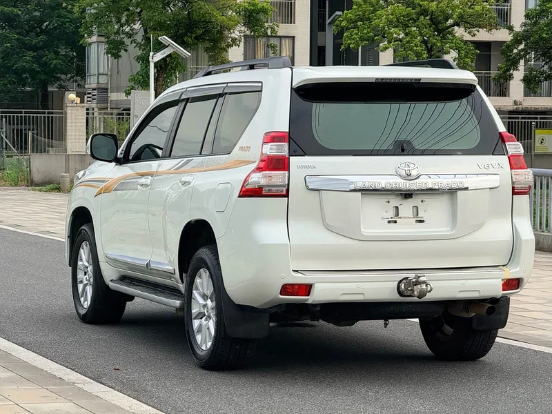 Toyota Prado — фото 6