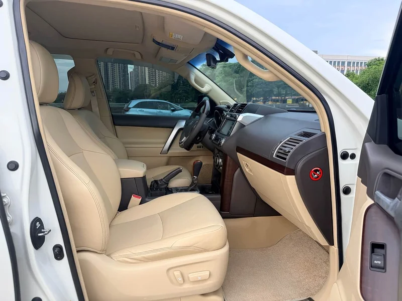 Toyota Prado — фото 10