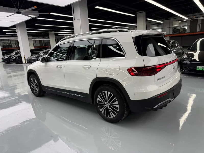 Mercedes-Benz EQB — фото 12