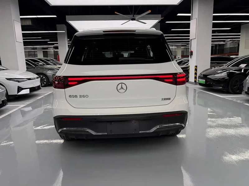 Mercedes-Benz EQB — фото 14