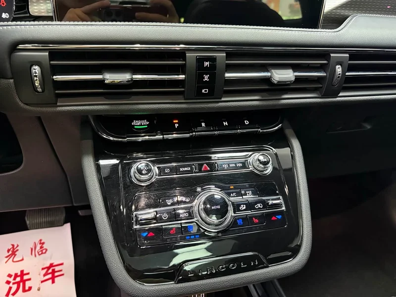 Jeep Renegade — фото 12