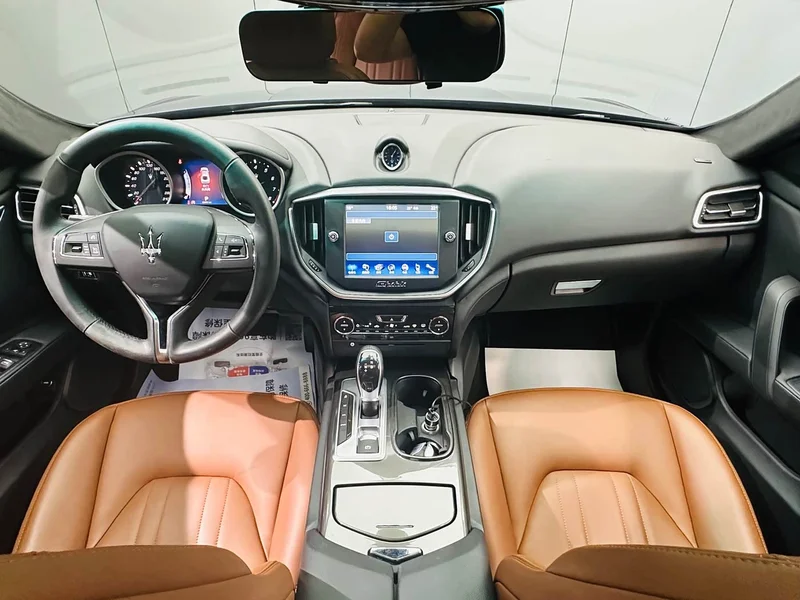 Maserati Ghibli — фото 18