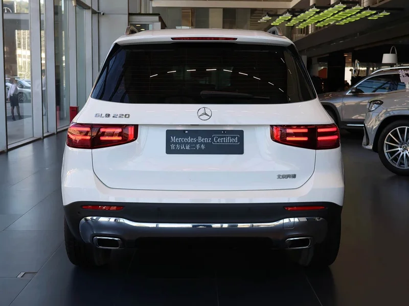 Mercedes-Benz GLB — фото 11
