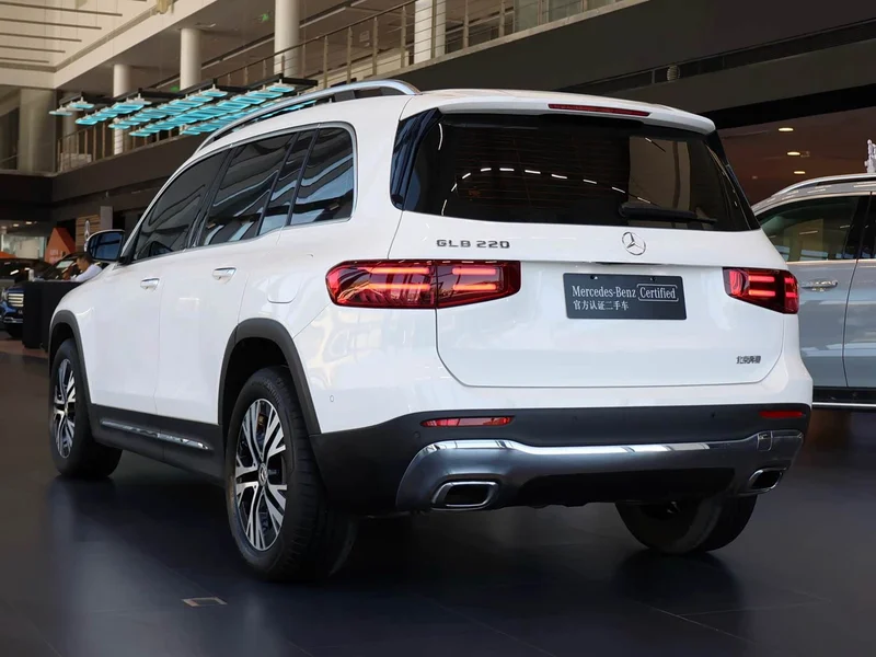 Mercedes-Benz GLB — фото 10