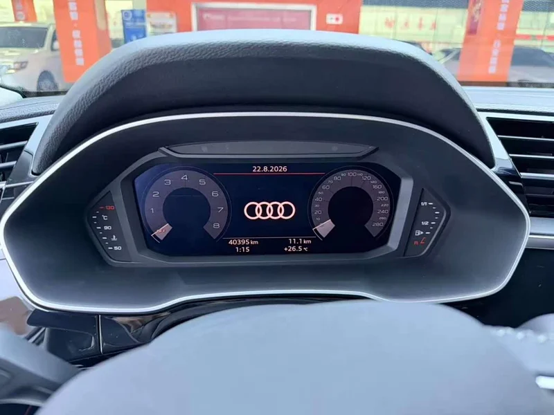 Audi Q3 — фото 11
