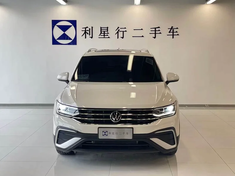 Volkswagen Tiguan L — фото 2