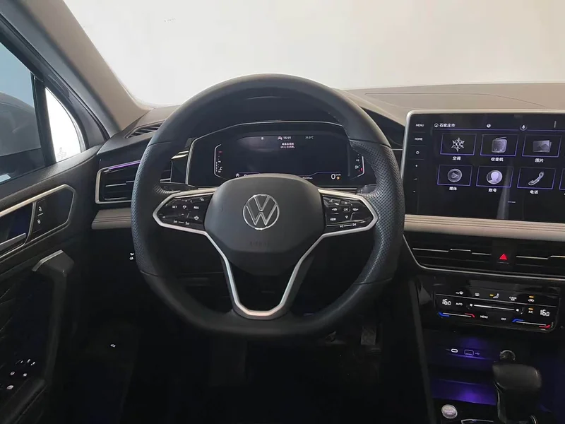 Volkswagen Tiguan L — фото 7