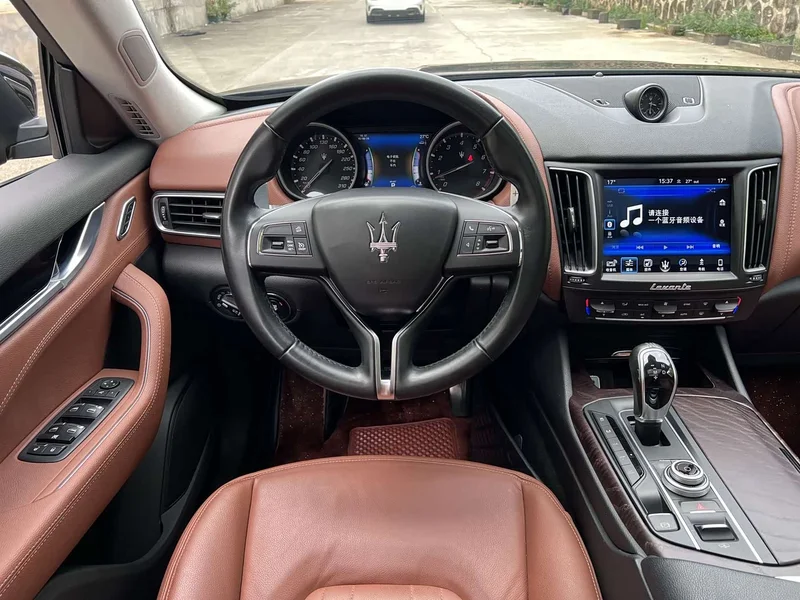 Maserati Levante — фото 9