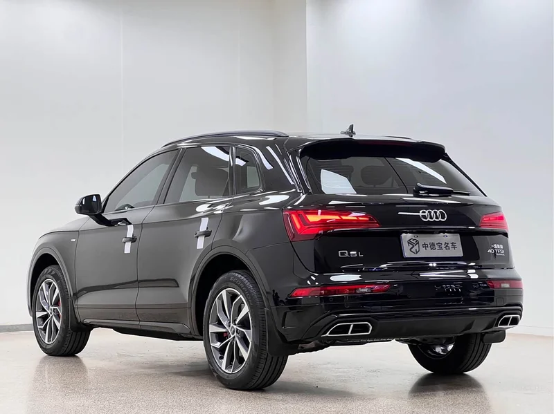 Audi Q5L — фото 5