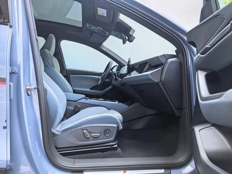 Audi Q6L e-tron — фото 16
