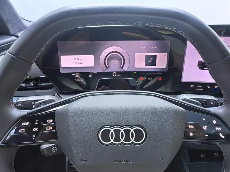 Audi Q6L e-tron — фото 4