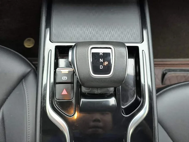 Hongqi E-QM5 — фото 16