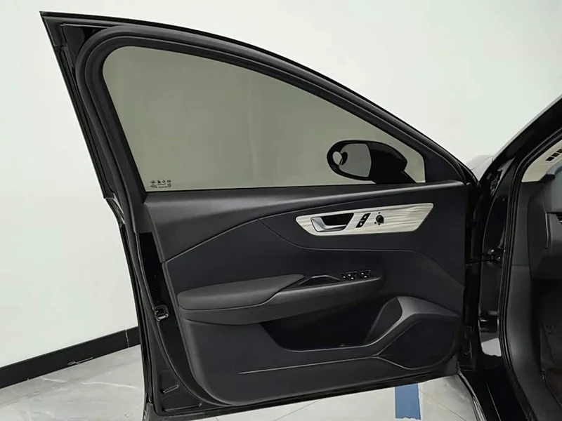 Hongqi E-QM5 — фото 7