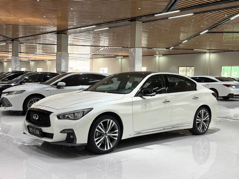 Infiniti Q50L