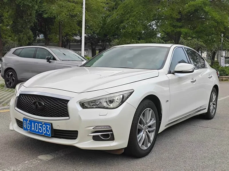 Infiniti Q50L