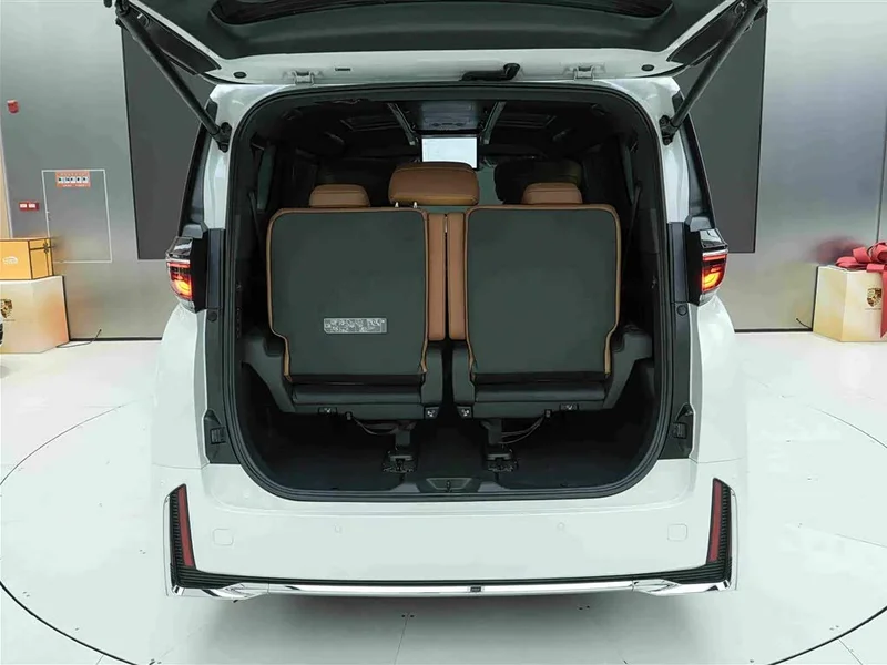 Toyota Vellfire — фото 25