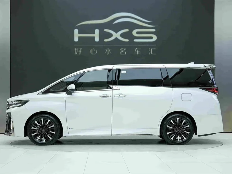 Toyota Vellfire — фото 3