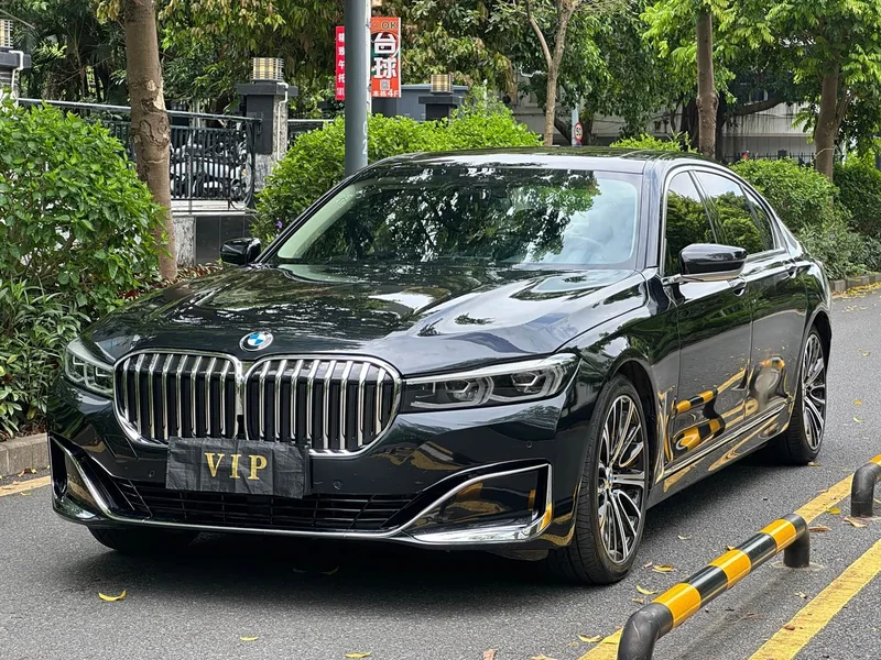 BMW 7-Series — фото 1