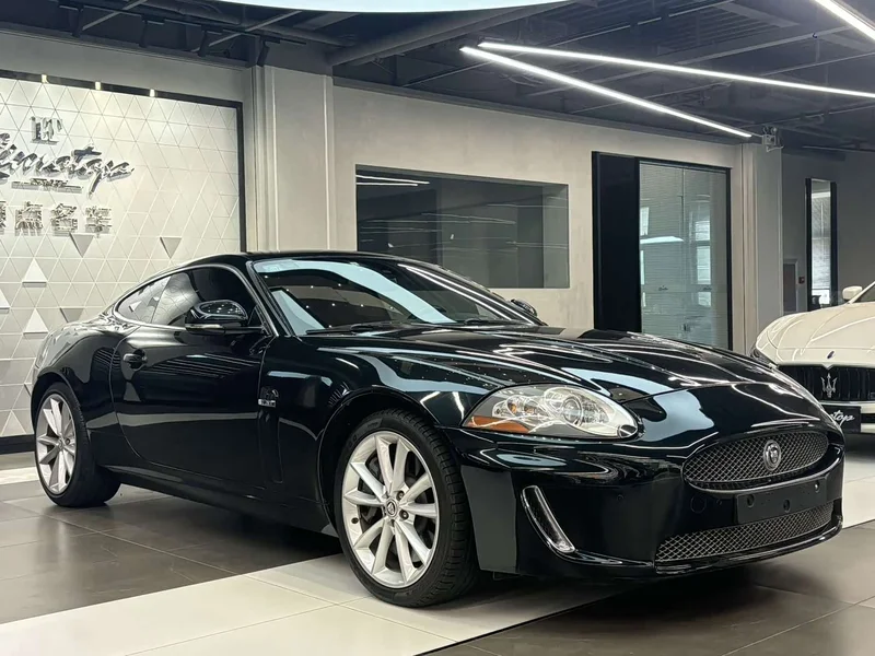 Jaguar XK — фото 1
