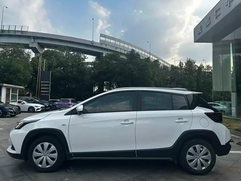 Toyota Yaris L — фото 6