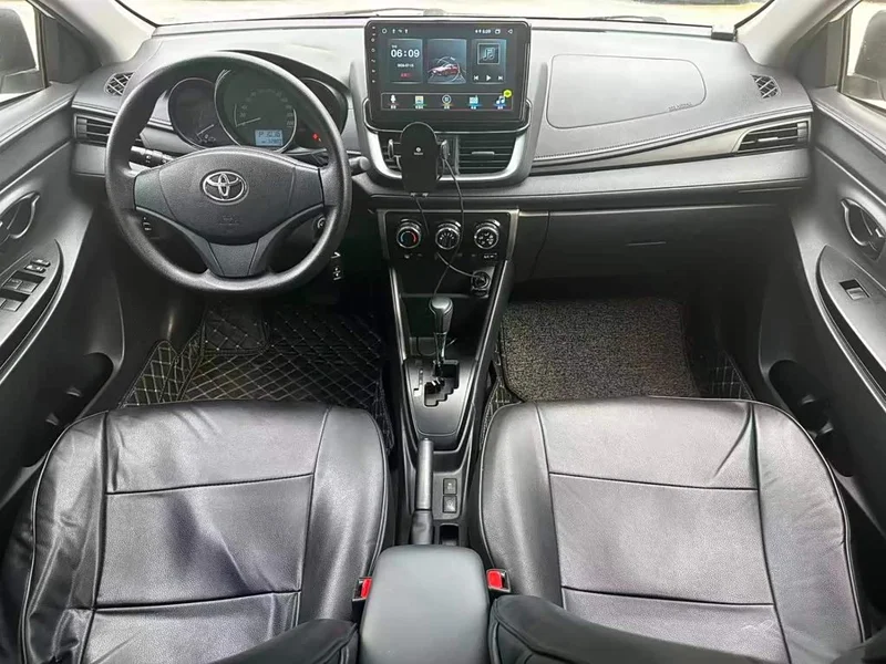 Toyota Yaris L — фото 10