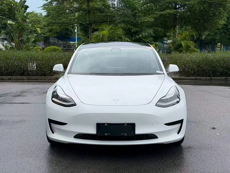 Tesla Model 3 — фото 4