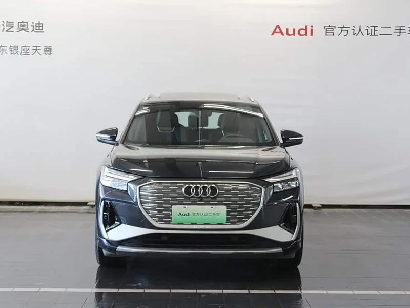 Audi Q4 e-tron — фото 2