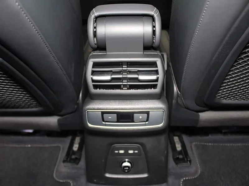 Audi Q4 e-tron — фото 10