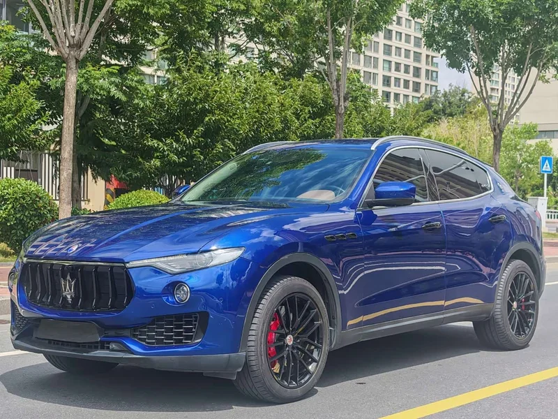 Maserati Levante — фото 1
