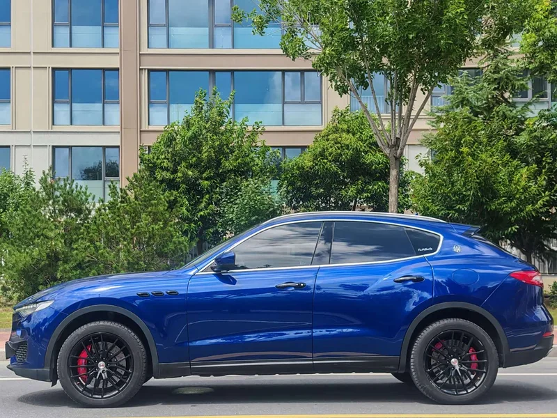 Maserati Levante — фото 3