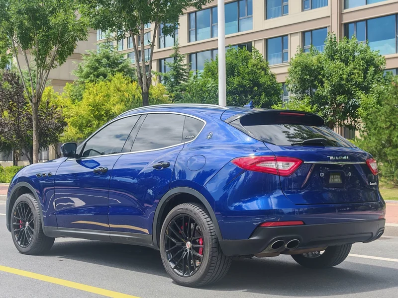 Maserati Levante — фото 4