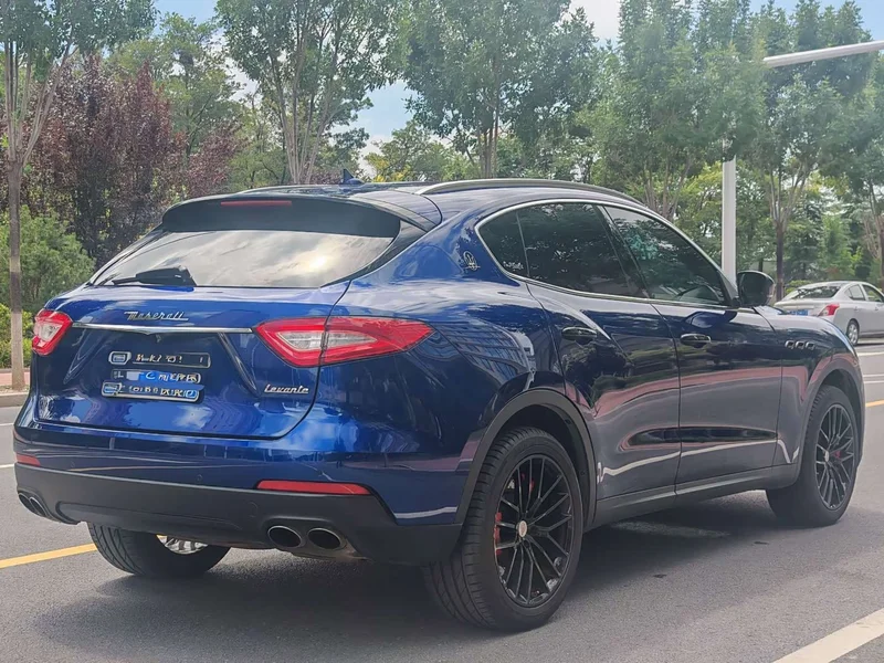 Maserati Levante — фото 6
