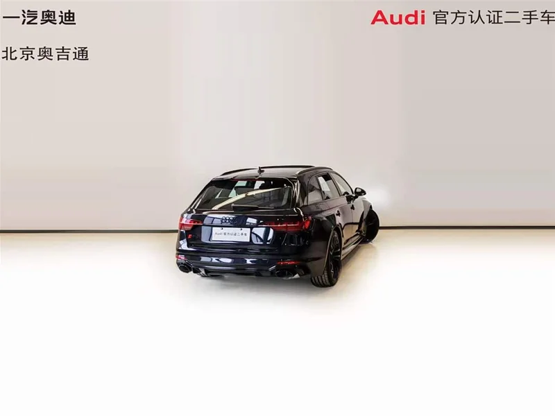 Audi RS 4 — фото 11