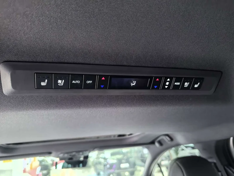 Toyota Sienna — фото 14