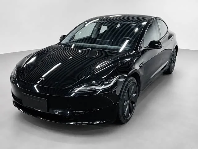 Tesla Model 3 — фото 1