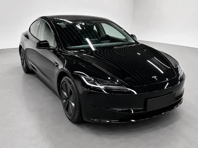 Tesla Model 3 — фото 3