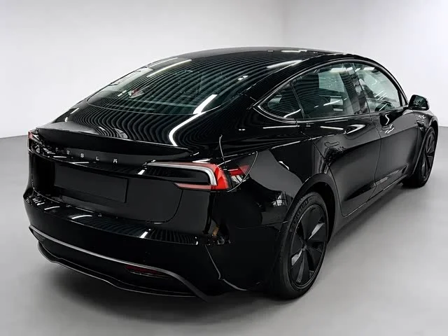 Tesla Model 3 — фото 7